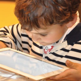 Figli attaccati agli Smartphone